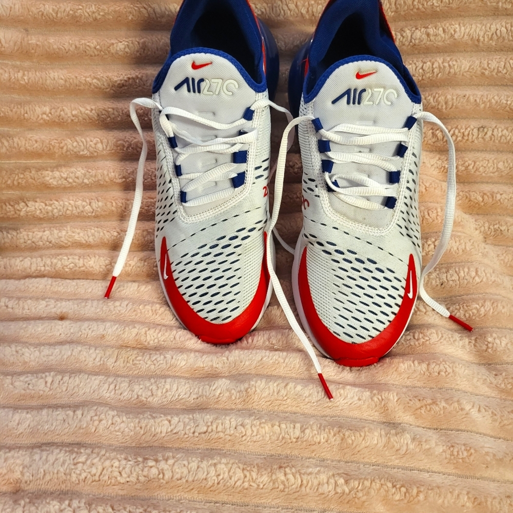 Nike 270
